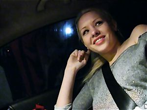 lovely Lola Taylor gets jiggly humping on the back seat