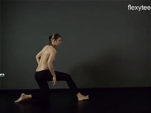 FlexyTeens - Zina demonstrates lithe naked assets